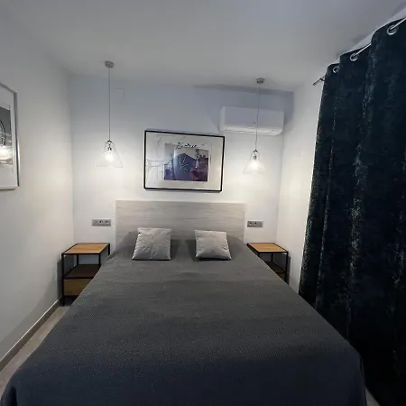New! Cosy Two Bedroom By The Apartment *